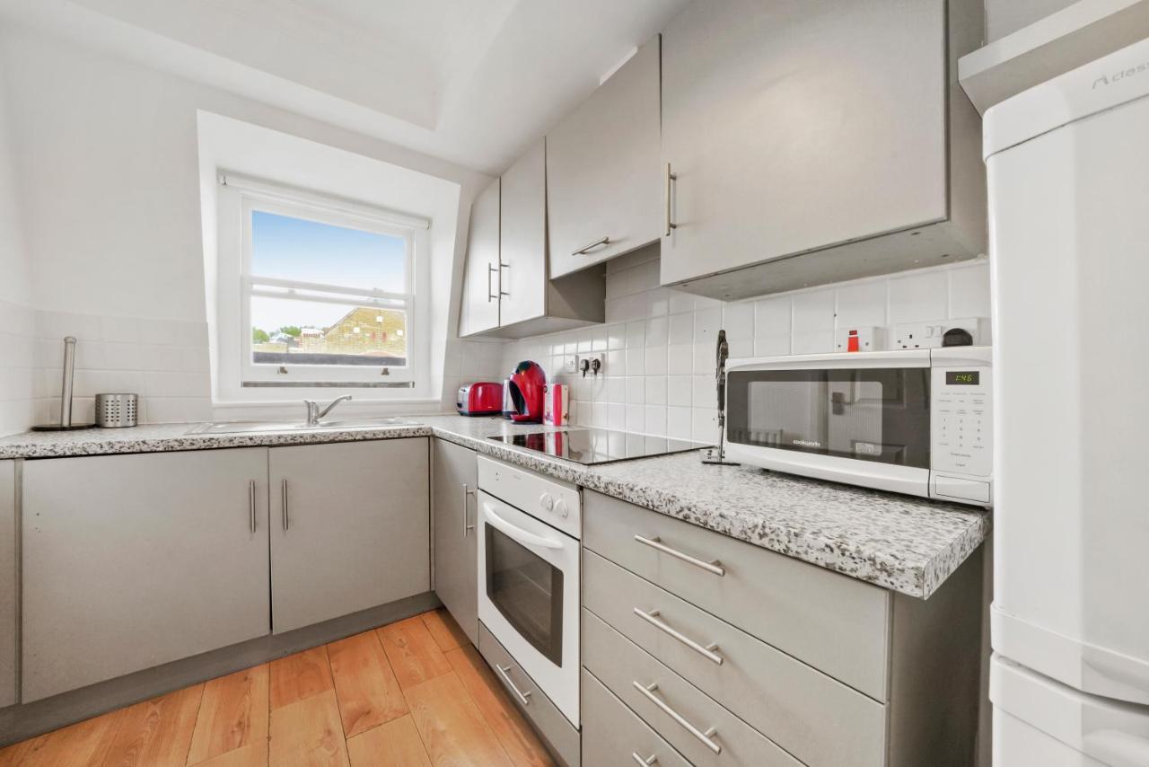1 & 2 Bed Cosy Apartments Next To Earls Court Free Wifi 伦敦 外观 照片